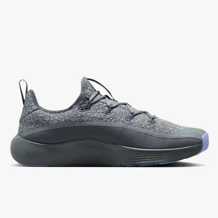 Nike LEBRON TR 1 