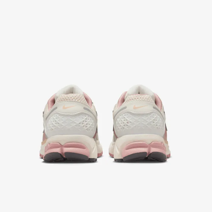 Nike W NIKE ZOOM VOMERO 5 NEWS 