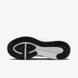 Nike NIKE REVOLUTION 8 