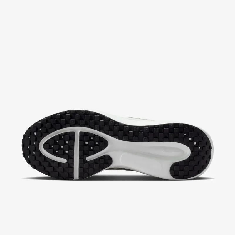 Nike NIKE REVOLUTION 8 