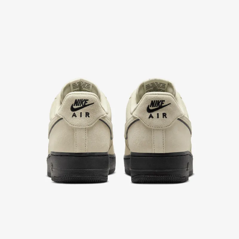 Nike AIR FORCE 1 '07 LV8 