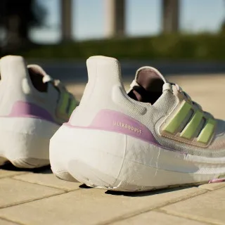 adidas ULTRABOOST LIGHT W 