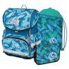 🧊 Školní set Stil Iceboy – cool výbava pro kluky do školy Moderní design Iceboy zaujme každého kluka, který chce být ve škole nepřehlédnutelný. Tento kvalitní školní set spojuje atraktivní vzhled s důrazem na pohodlí a zdravé nošení. 🎒 Lehká ergonomická aktovka pro každý den vhodná pro děti s výškou cca 120–135 cm hmotnost cca 1,1 kg – ideální pro malé školáky objem 18 l a nosnost až 10 kg rozměry: výška 40 cm, šířka 30 cm, hloubka 23 cm ✔️ 3D anatomicky tvarovaná záda kopírují páteř ✔️ prodyšné polstrování pro pohodlné nošení ✔️ hrudní pás + odnímatelný bederní pás pro stabilitu ✔️ magnetické zapínání OSMAR – snadné otevírání 🛡️ Bezpečnost a odolnost na prvním místě reflexní prvky ze všech stran pro lepší viditelnost vodoodpudivý materiál chrání obsah aktovky pevné voděodolné dno s plastovými nožičkami boční kapsy na láhev nebo deštník termo kapsa na svačinu 📚 Praktické vnitřní uspořádání prostorná hlavní komora s přepážkou na učebnice kapsička na drobnosti + kroužek na klíče jmenovka uvnitř aktovky kapsa ve víku na rozvrh hodin 🔥 Moderní design Iceboy výrazný klučičí motiv v „cool“ stylu chlupatý přívěsek ve tvaru srdce (oblíbený detail i u kluků jako maskot) vyměnitelná aplikace na suchý zip ✏️ Penál a sáček jako praktický doplněk jednopatrový penál se dvěma chlopněmi (19,5 × 13,5 × 4,5 cm) dostatek prostoru pro školní potřeby pevný sáček na přezůvky (44 × 32 cm) 🩺 Ověřeno odborníky Školní aktovky Stil jsou certifikované a ověřené lékaři – podporují zdravý vývoj zad a správné držení těla. 🎁 Ideální školní set pro prvňáčky Stil Iceboy je skvělá volba pro kluky, kteří chtějí kvalitní, pohodlný a moderní školní set do 1.–3. třídy.